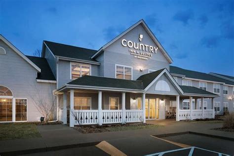 hotels near grinnell iowa  Affordable Highway hotel